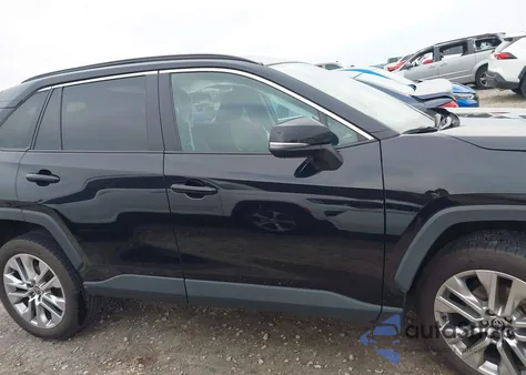 2022 Toyota Rav4 Xle Premium z USA, uszkodzony, nr VIN 2T3C1RFV5NC180047